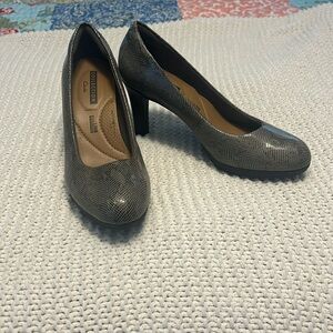 Clark’s Snake Print Heels Womens Size 6